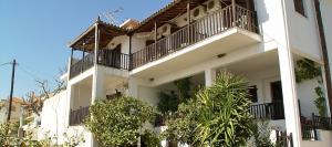 Lilian Apartments