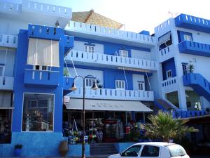 KOSTAS APARTMENTS AND ROOMS