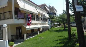 Doukas Studios Apartments