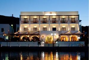 Chris Hotel
